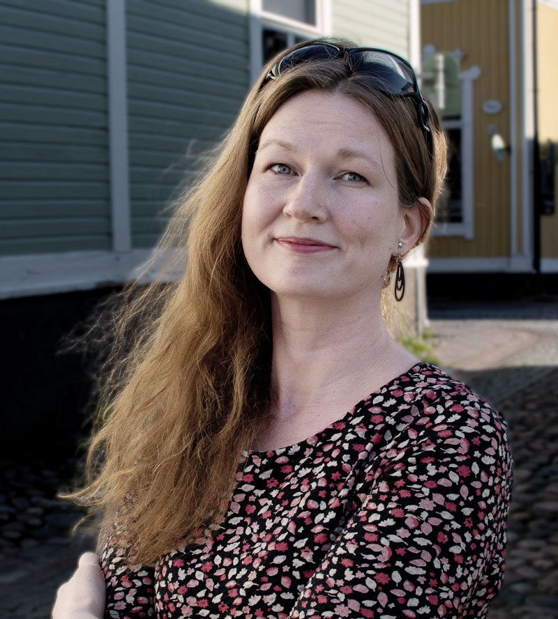 Saara, Sommittamon yrittäjä ja graafinen suunnittelija.